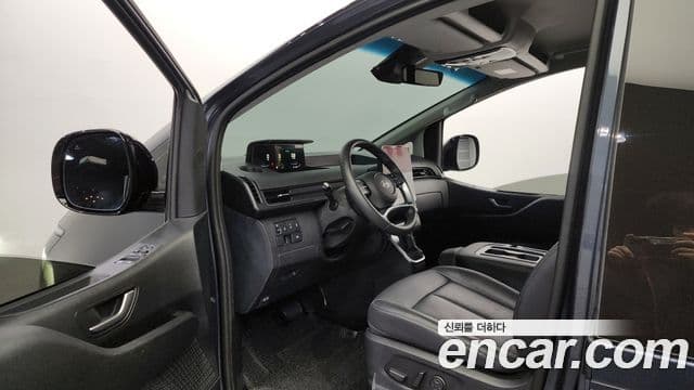 Hyundai Staria Modern, 2025 10