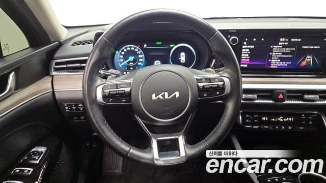 Kia K5 гибрид 3세대 Noblesse, 2023 13