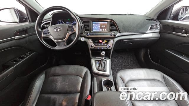 Hyundai Avante AD 1.6 e-VGT Smart, 2016 7