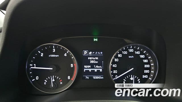 Hyundai Avante AD 1.6 e-VGT Smart, 2016 8