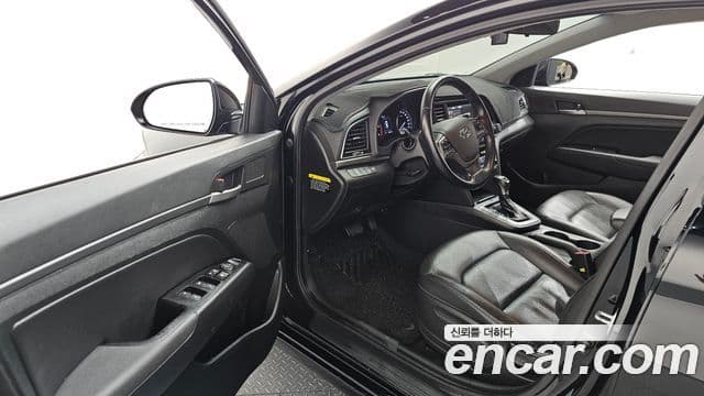 Hyundai Avante AD 1.6 e-VGT Smart, 2016 10