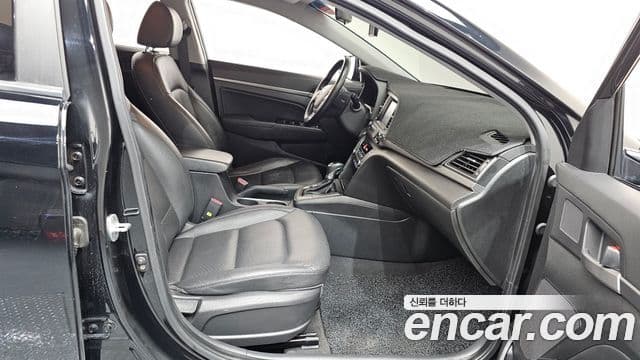 Hyundai Avante AD 1.6 e-VGT Smart, 2016 11