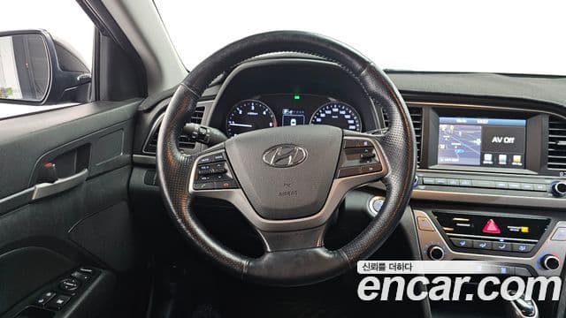 Hyundai Avante AD 1.6 e-VGT Smart, 2016 13