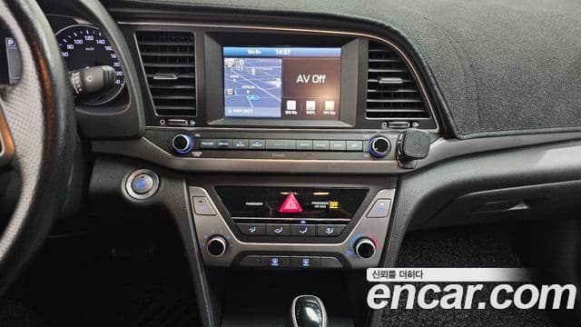 Hyundai Avante AD 1.6 e-VGT Smart, 2016 14