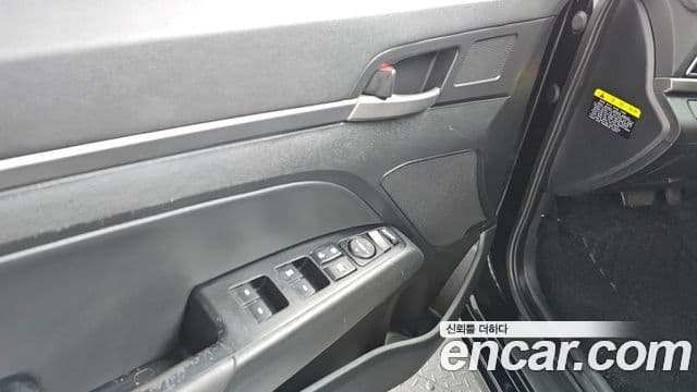 Hyundai Avante AD 1.6 e-VGT Smart, 2016 18