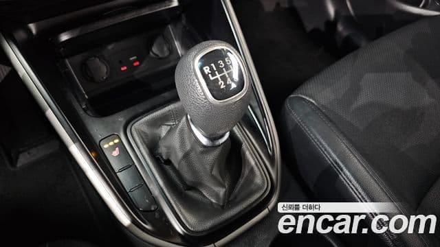 Kia All New Carens Luxury, 2016 9