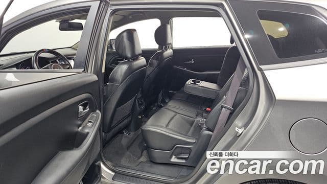 Kia All New Carens Luxury, 2016 11