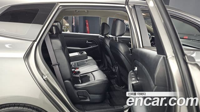 Kia All New Carens Luxury, 2016 13