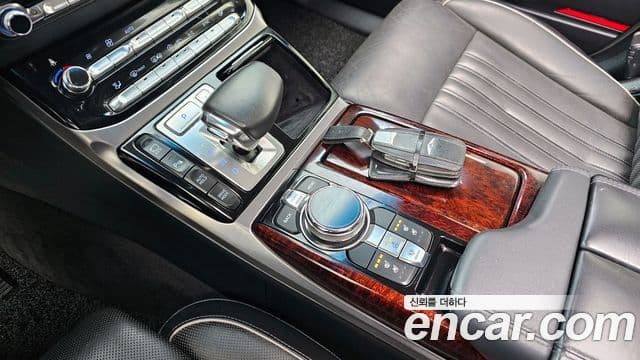 Genesis EQ900 Prestige, 2016 9