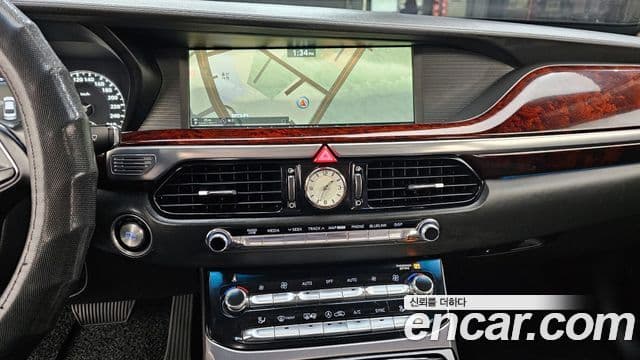 Genesis EQ900 Prestige, 2016 16