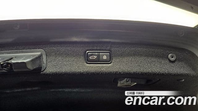 Genesis EQ900 Prestige, 2016 20