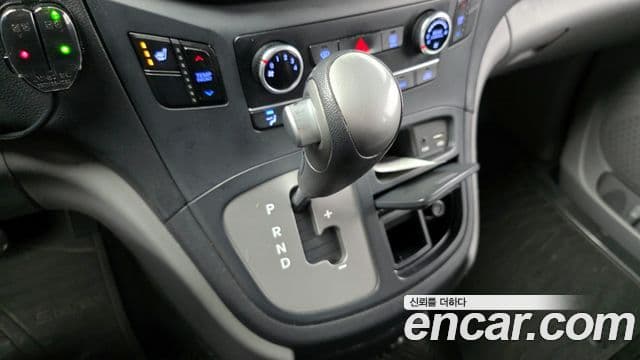 Hyundai Grand Starex детский перевозочный автомобиль, 2017 9