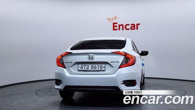 Honda Civic 10세대, 2017 4