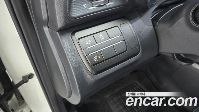 KG모빌리티(SsangYong) Tivoli дизель LX 2WD, 2017 18