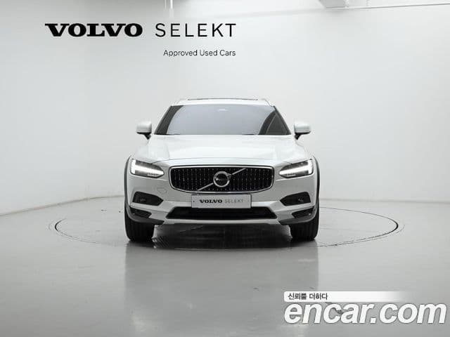 Volvo V90 Cross Country B5 Ultra AWD, 2024 3