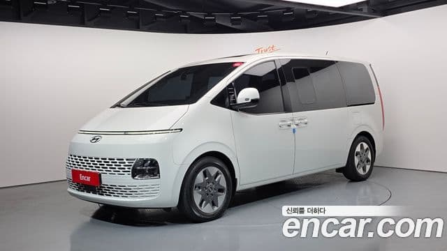 Hyundai Staria Modern, 2023 1