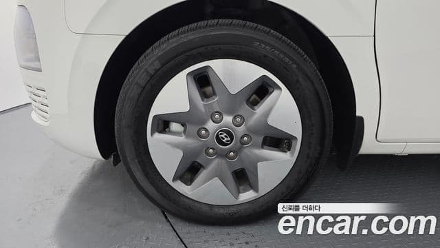 Hyundai Staria Modern, 2023 все фото
