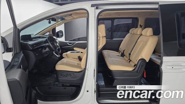 Hyundai Staria Modern, 2023 18