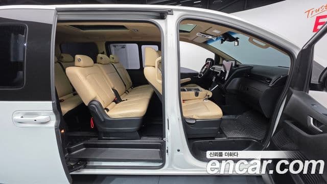 Hyundai Staria Modern, 2023 19