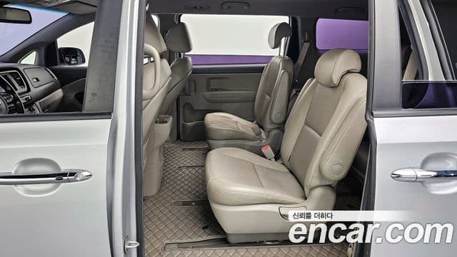 Kia All New Carnival Luxury, 2016 11