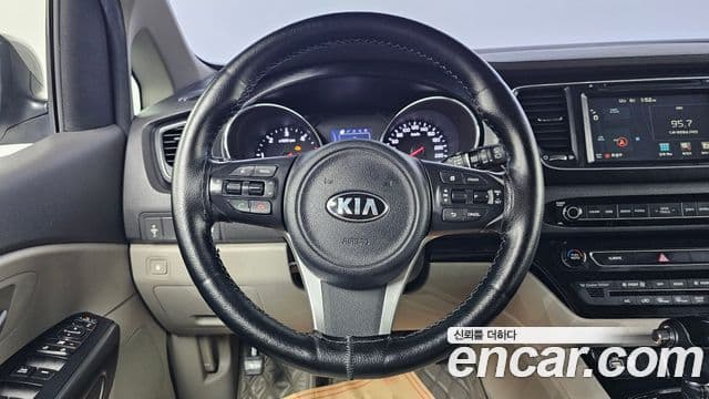 Kia All New Carnival Luxury, 2016 14