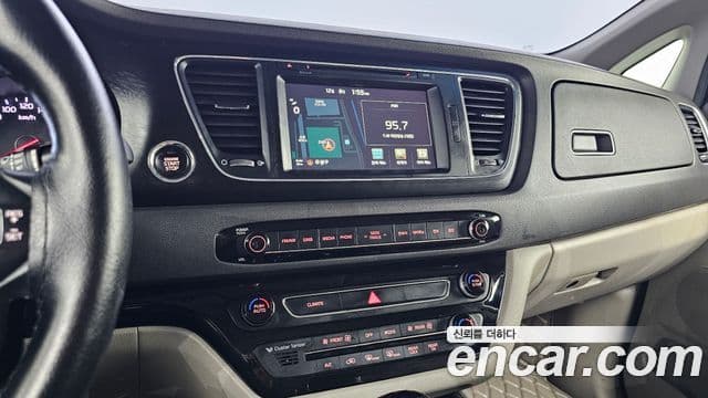 Kia All New Carnival Luxury, 2016 16