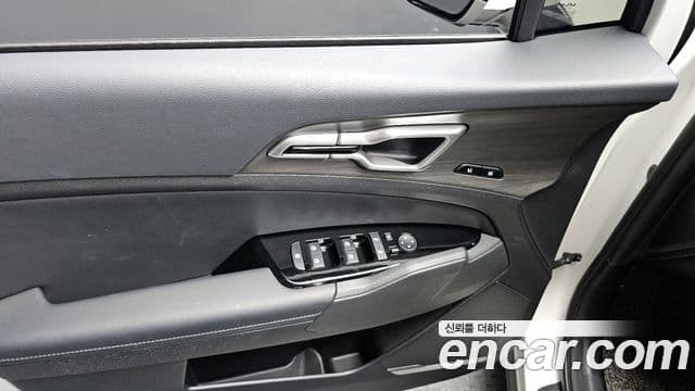 Kia Sportage 5세대 гибрид Signature 2WD, 2024 17