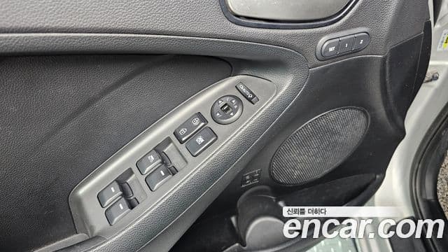 Kia The / новый New K3 Prestige, 2016 12