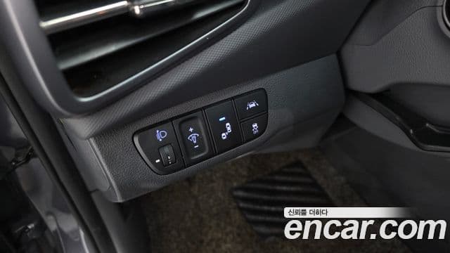 Hyundai The / новый New Ioniq гибрид Q, 2020 17