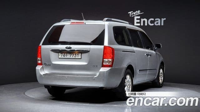 Kia Carnival R люксовая версия, 2012 2