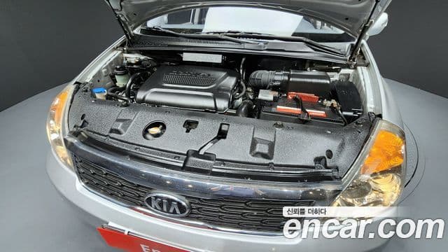 Kia Carnival R люксовая версия, 2012 6