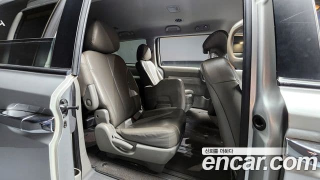 Kia Carnival R люксовая версия, 2012 12