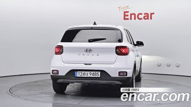 Hyundai Venue Premium, 2023 4