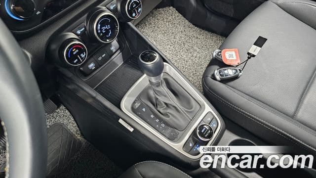 Hyundai Venue Premium, 2023 9