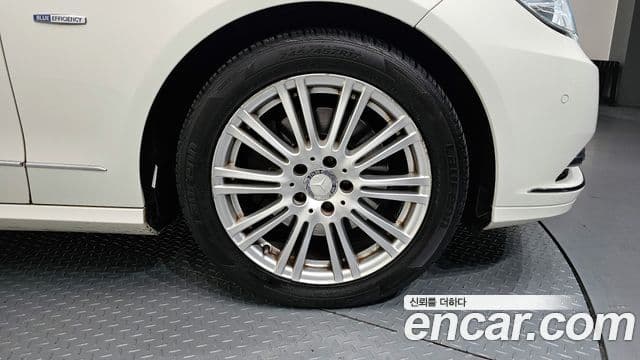 Mercedes-Benz E-класс W212 E300 Elegance, 2012 все фото