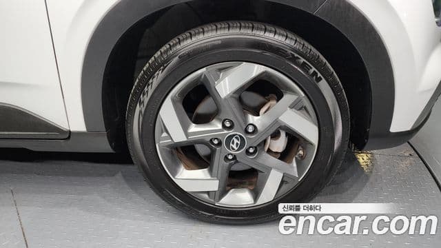 Hyundai Venue 1.6 Flux, 2023 все фото