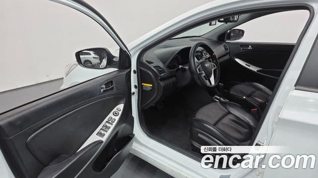 Hyundai Accent(новый кузов / новое поколение) Premier, 2012 11