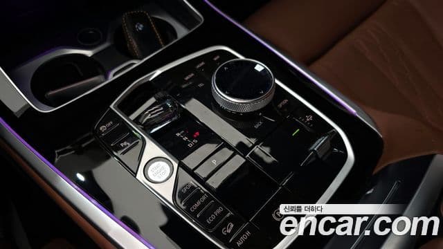 BMW X7 (G07) xDrive 40i M Sport 6인승, 2024 9