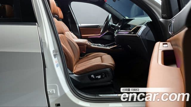 BMW X7 (G07) xDrive 40i M Sport 6인승, 2024 10