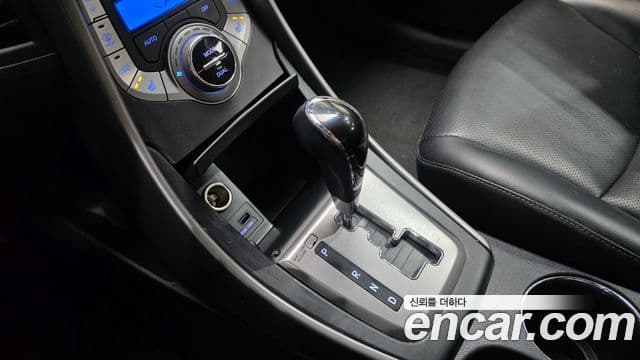 Hyundai Avante MD M16 GDI Smart, 2013 9