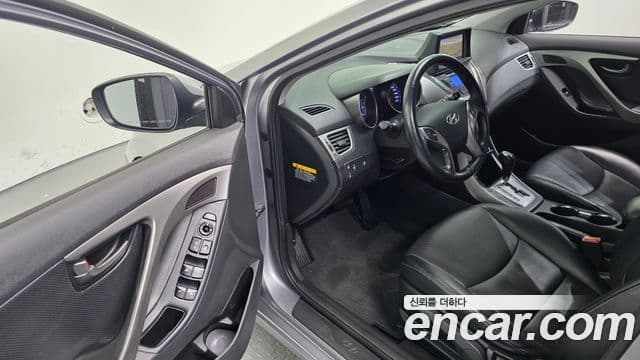 Hyundai Avante MD M16 GDI Smart, 2013 11