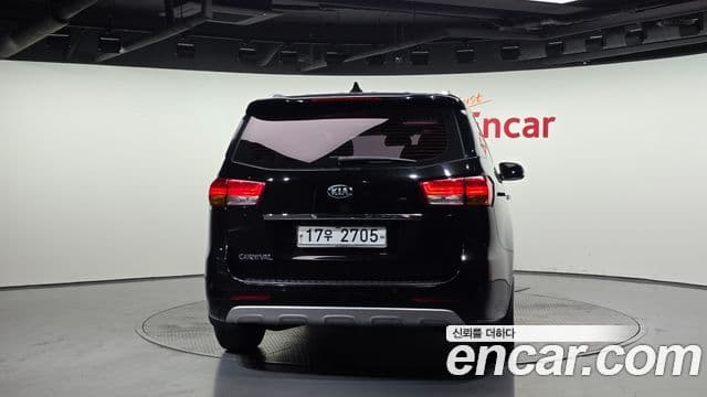 Kia All New Carnival Prestige, 2015 4