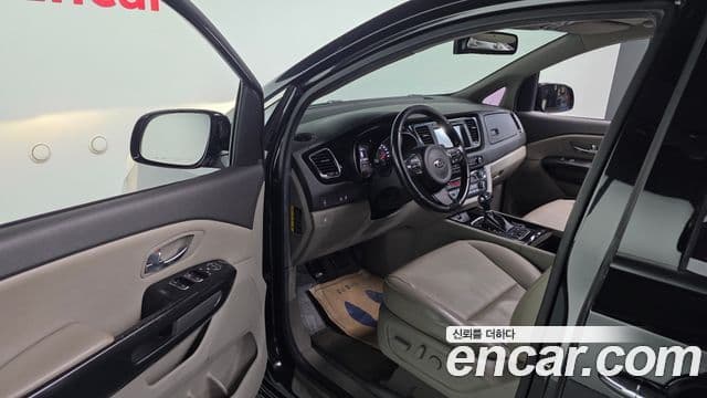 Kia All New Carnival Prestige, 2015 11