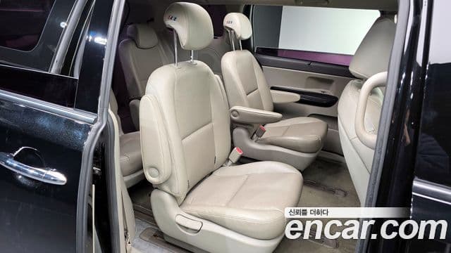 Kia All New Carnival Prestige, 2015 12