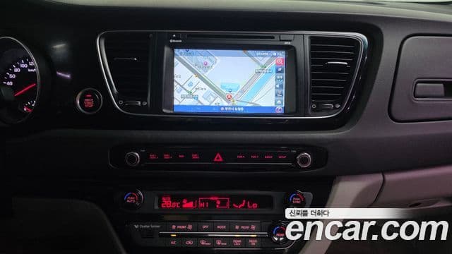 Kia All New Carnival Prestige, 2015 15