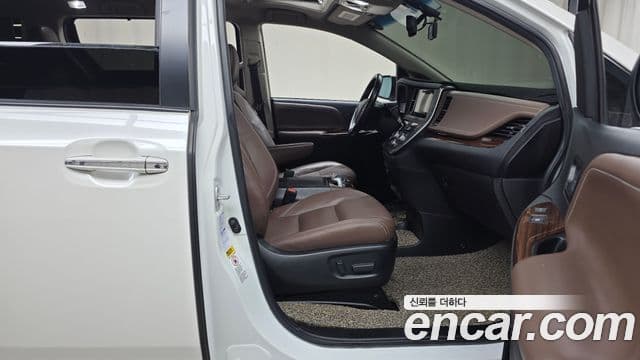 Toyota Sienna, 2017 11