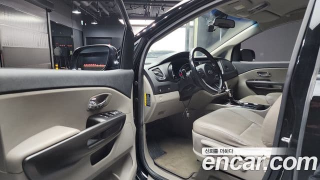 Kia The / новый New Carnival Luxury, 2019 10