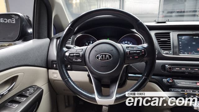 Kia The / новый New Carnival Luxury, 2019 14