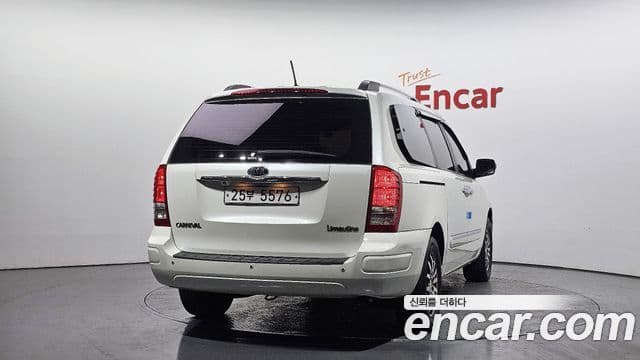 Kia Carnival R President, 2011 4