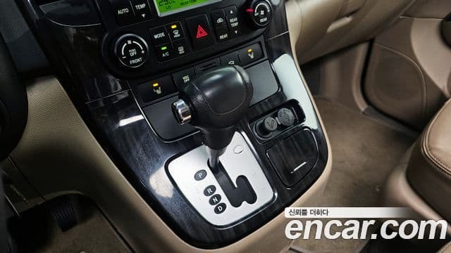 Kia Carnival R President, 2011 9